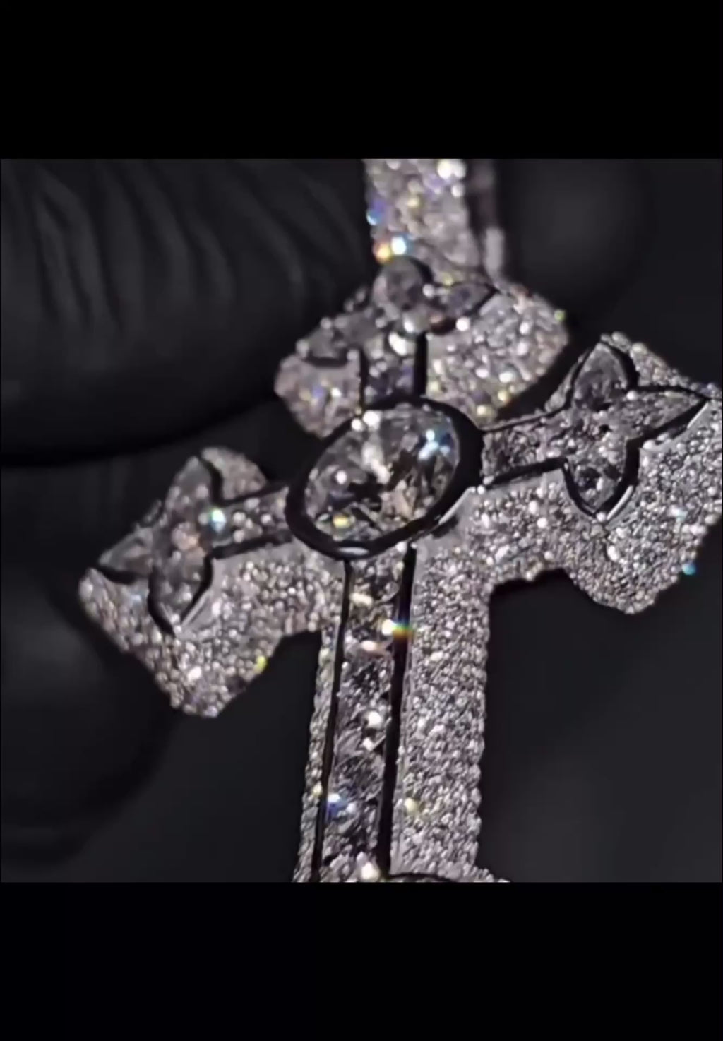 LEGACY CROSS PANDANT
